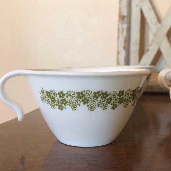 Vintage-  Spring Blossom Crazy Daisy Cups - Picture 3 of 4